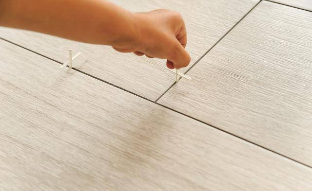 木地板安装中哪些地方要留缝